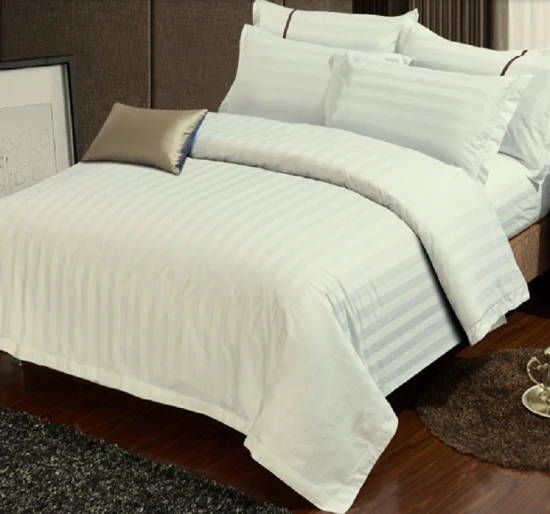 Weiße Bettwäsche-Sets und Tagesdecken aus 100 % Baumwolle